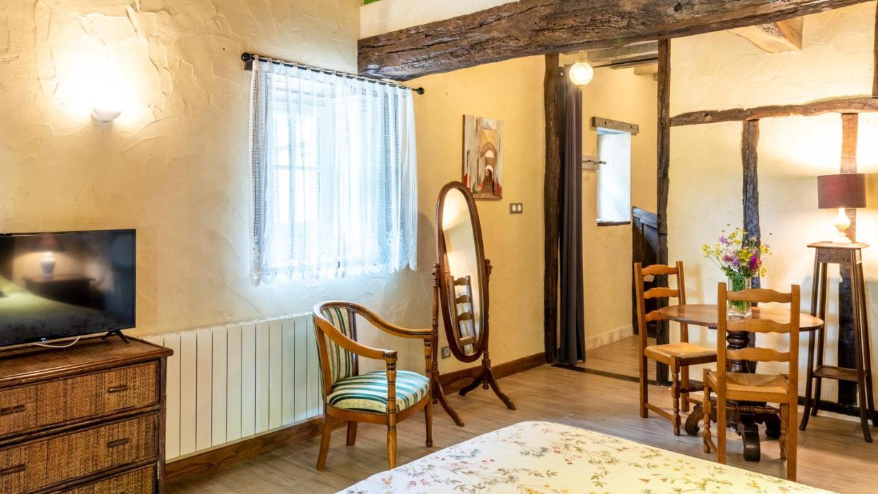 La Maison De Yuka Plieux Exterior foto